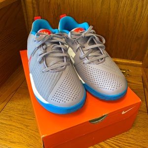 Nike Team Hustle Youth Sneaker, Size 4